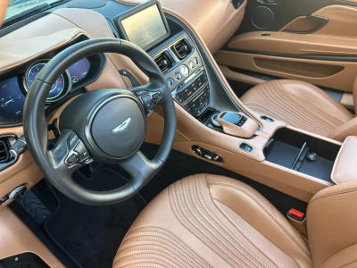 Aston Martin DB11 V8 2019 Vert