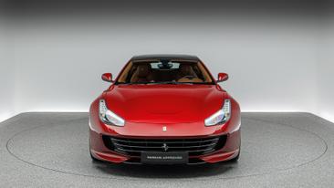 Ferrari GTC4Lusso — photo 2