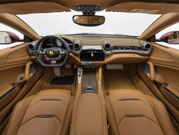 Ferrari GTC4Lusso — photo 5