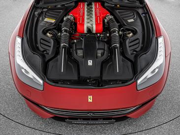 Ferrari GTC4Lusso — photo 11