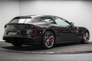 Ferrari GTC4Lusso T — photo 3