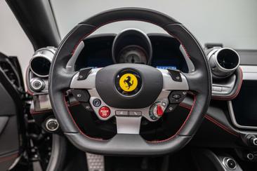 Ferrari GTC4Lusso T — photo 8