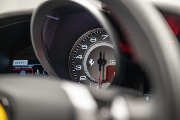Ferrari GTC4Lusso T — photo 9