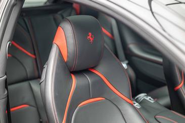 Ferrari GTC4Lusso T — photo 25