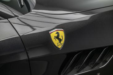 Ferrari GTC4Lusso T — photo 34