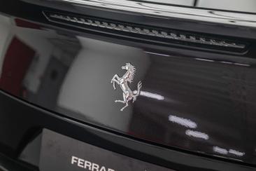 Ferrari GTC4Lusso T — photo 41