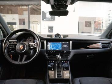 Porsche Macan S 2022 — photo 23