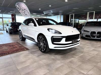 Porsche Macan Base