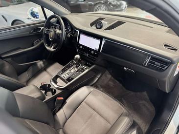 Porsche Macan Base — photo 12
