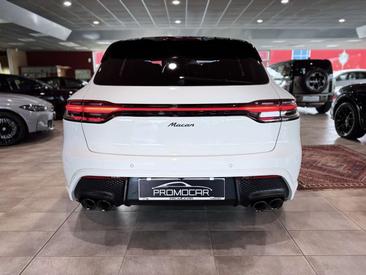 Porsche Macan Base — photo 16