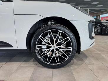 Porsche Macan Base — photo 19