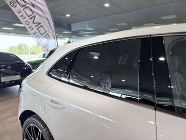 Porsche Macan Base — photo 20