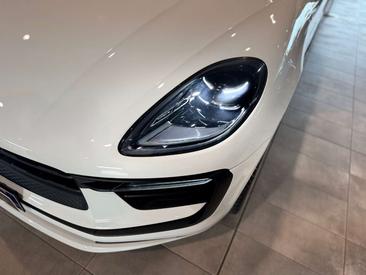 Porsche Macan Base — photo 21