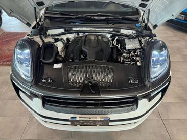 Porsche Macan Base — photo 26