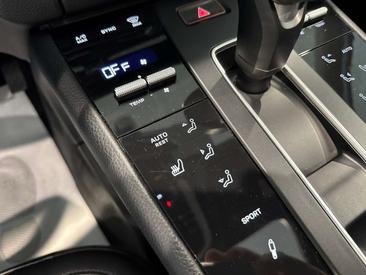 Porsche Macan Base — photo 37
