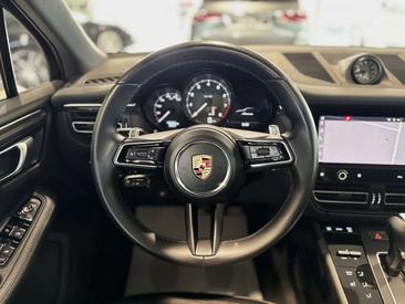 Porsche Macan Base — photo 42
