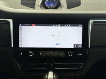 Porsche Macan Base — photo 43