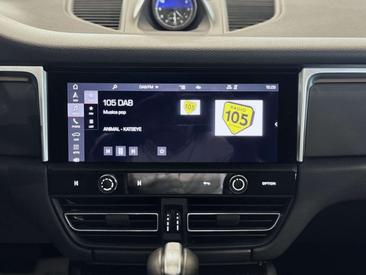 Porsche Macan Base — photo 44