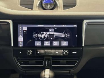 Porsche Macan Base — photo 45