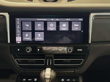 Porsche Macan Base — photo 46