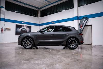 Porsche Macan Base