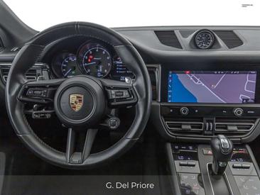 Porsche Macan Base — photo 10