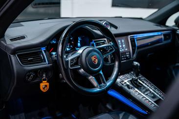 Porsche Macan Base — photo 9