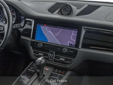 Porsche Macan Base — photo 12