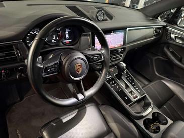 Porsche Macan Base — photo 11