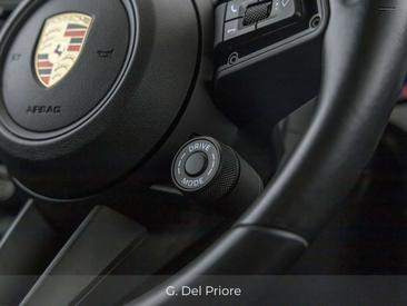 Porsche Macan Base — photo 16