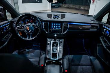 Porsche Macan Base — photo 15