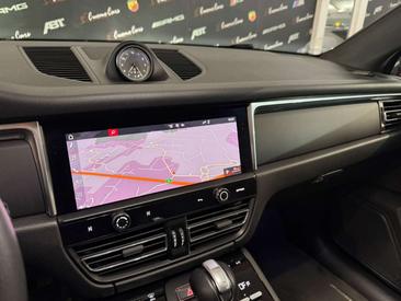 Porsche Macan Base — photo 16