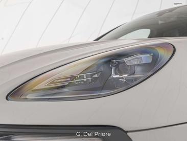 Porsche Macan Base — photo 20