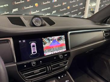 Porsche Macan Base — photo 17