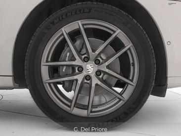 Porsche Macan Base — photo 22
