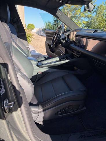 Porsche Macan Turbo Electric — photo 9