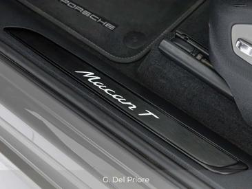 Porsche Macan Base — photo 23