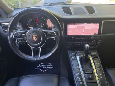 Porsche Macan Base — photo 16