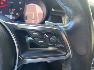 Porsche Macan Base — photo 21