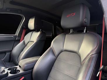Porsche Macan GTS — photo 11