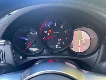 Porsche Macan Base — photo 23