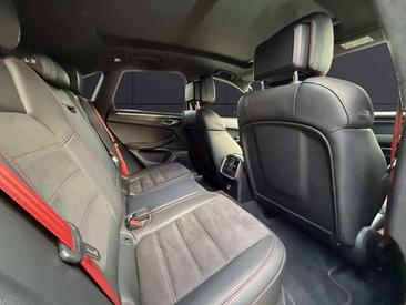 Porsche Macan GTS — photo 14