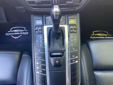 Porsche Macan Base — photo 24