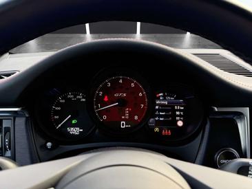 Porsche Macan GTS — photo 17