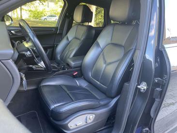 Porsche Macan Base — photo 27
