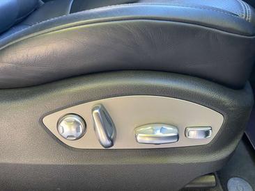 Porsche Macan Base — photo 30