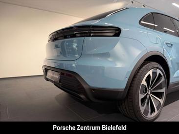Porsche Macan Base — photo 16