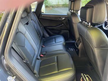 Porsche Macan Base — photo 31