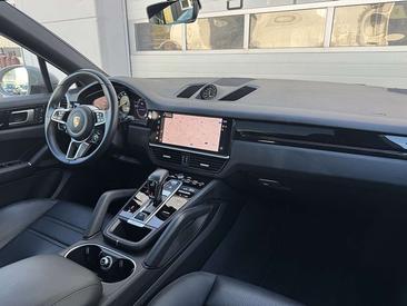 Porsche Cayenne III E-Hybrid — photo 11