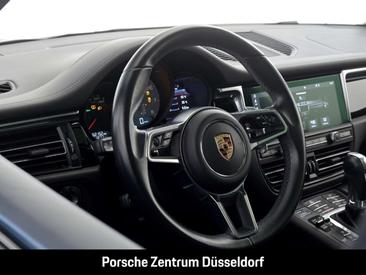 Porsche Macan S — photo 17